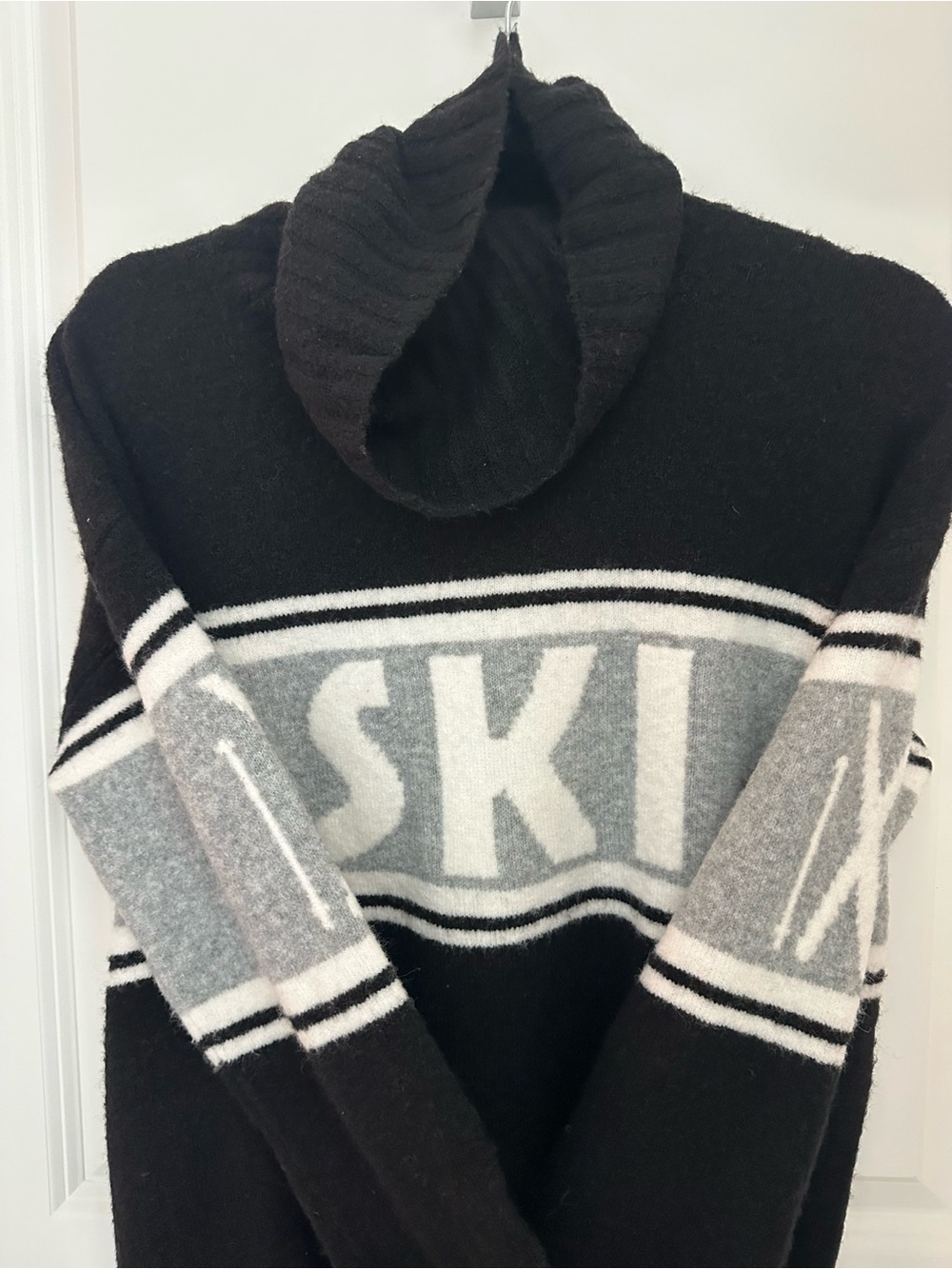 Lou & Grey Black Cozy Knit Turtleneck